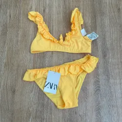 Bikini con vuelos color naranja 