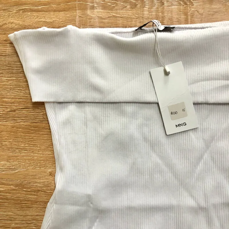 Blusa blanca de canalé
