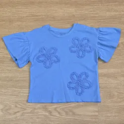 Blusa color azul con flores a Relieve
