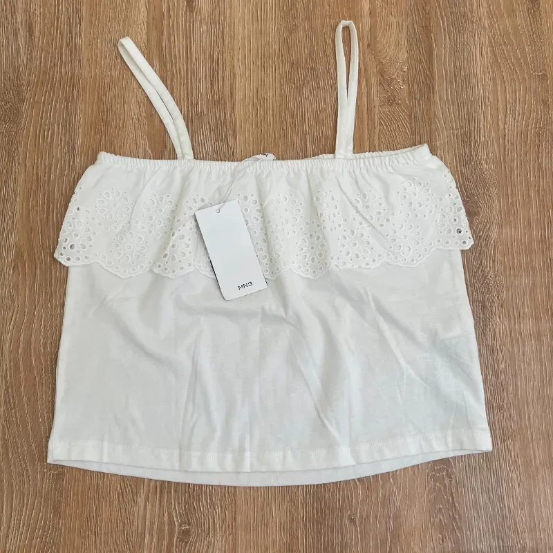 Blusa con bordados color blanco 