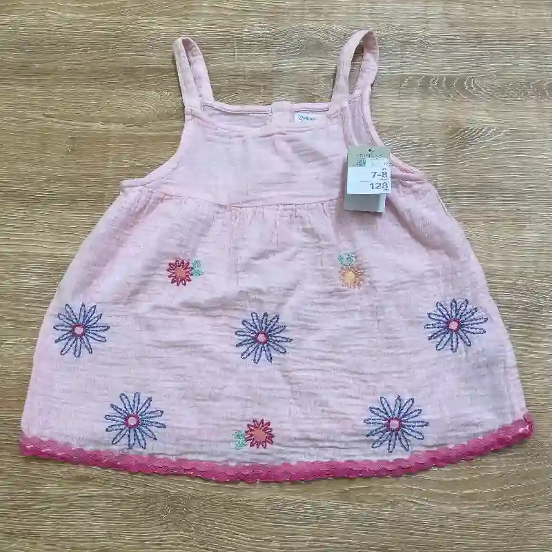 Blusa con flores bordadas