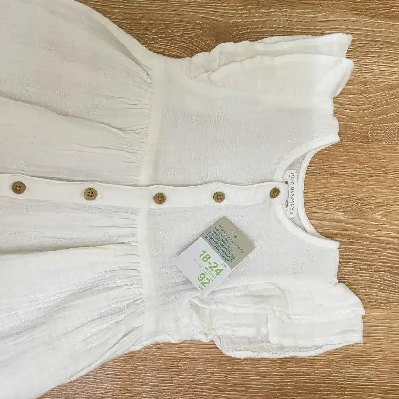 Blusa con vuelos color blanco 