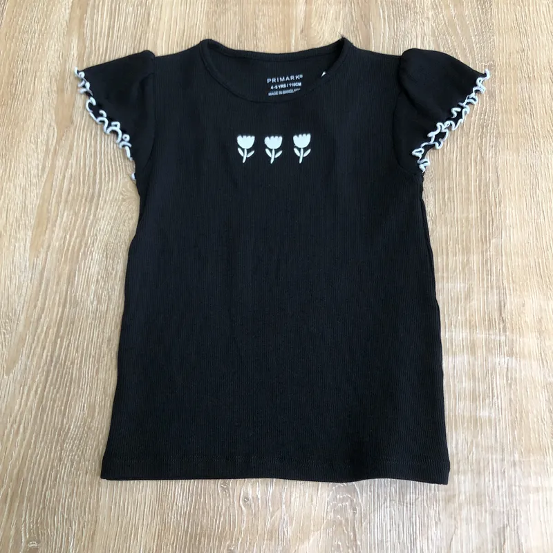 Blusa de canalé color negro 