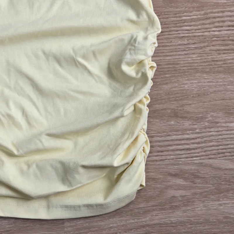Blusa estilo top color amarillo pastel