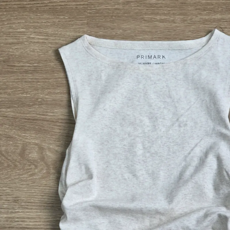 Blusa estilo top color beich