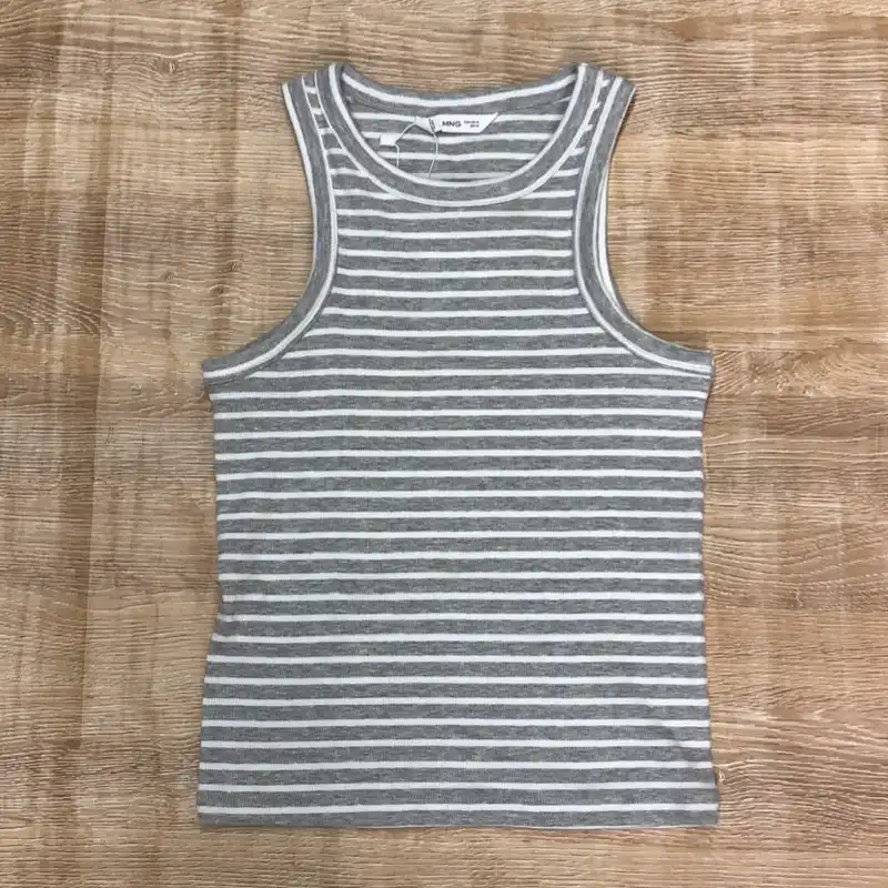 Blusa Mango color gris
