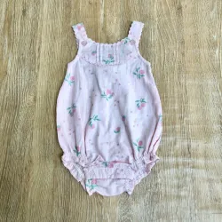 Body color rosado con flores 