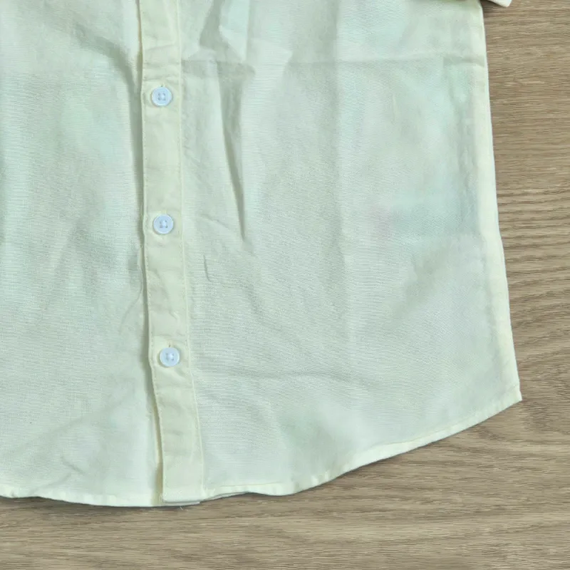 Camisa amarilla básica