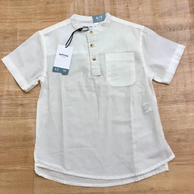 Camisa blanca de cuello chino 