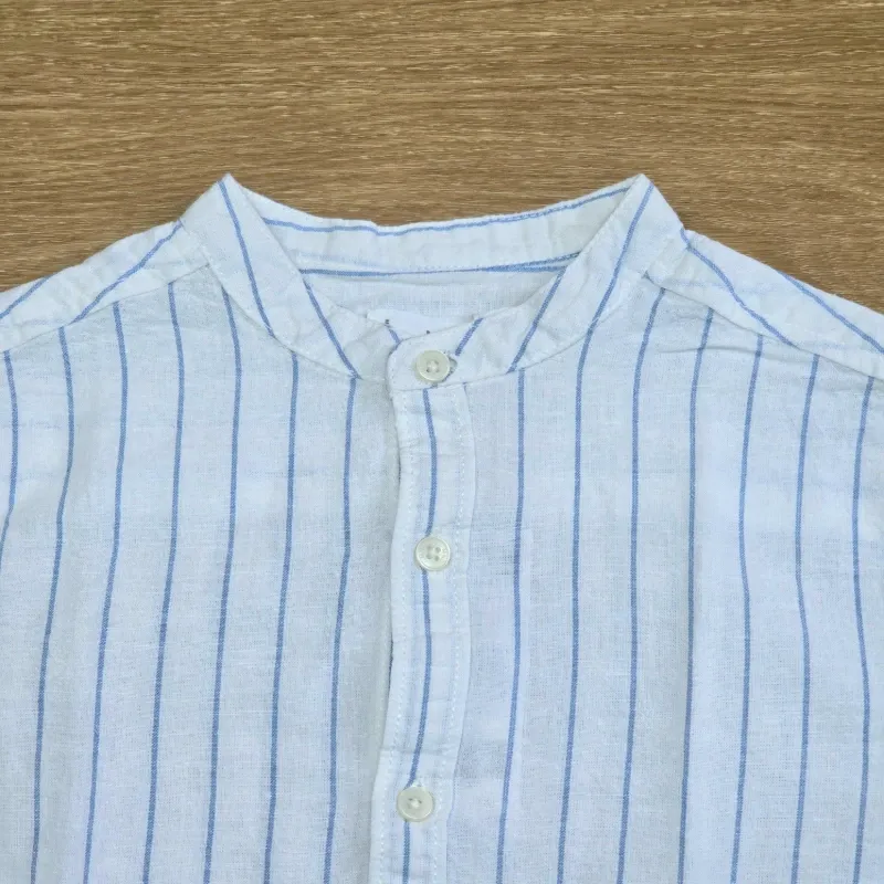 Camisa Blanca Rayas Azules Mangas Largas.