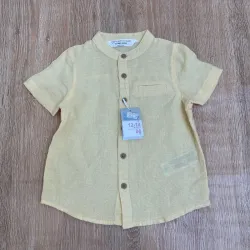 Camisa color amarillo con cuello chino 