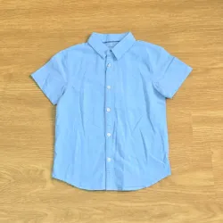 Camisa color azul básica