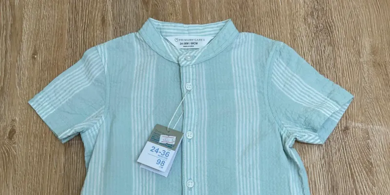 Camisa color verde con cuello chino