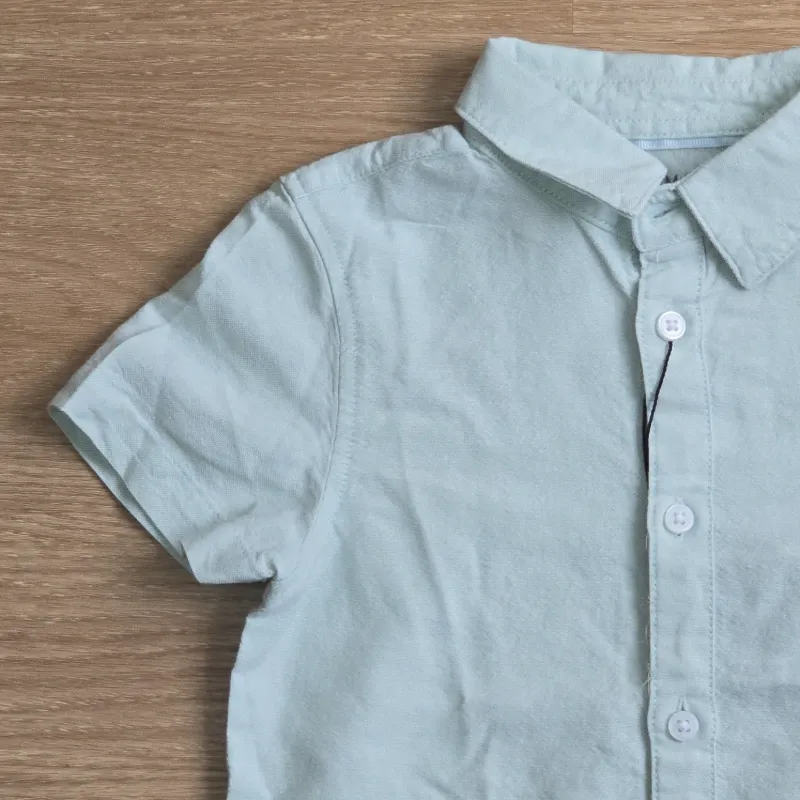 Camisa color verde pastel