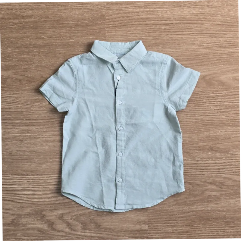 Camisa color verde pastel