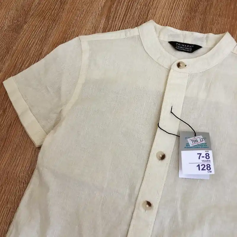 Camisa con cuello chino color amarillo 
