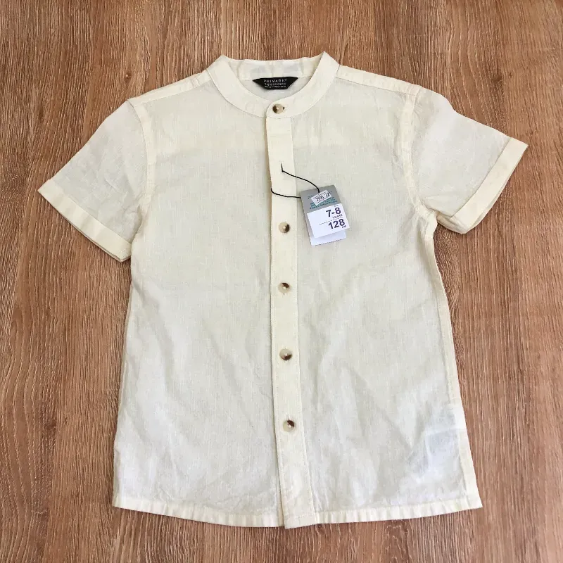 Camisa con cuello chino color amarillo 