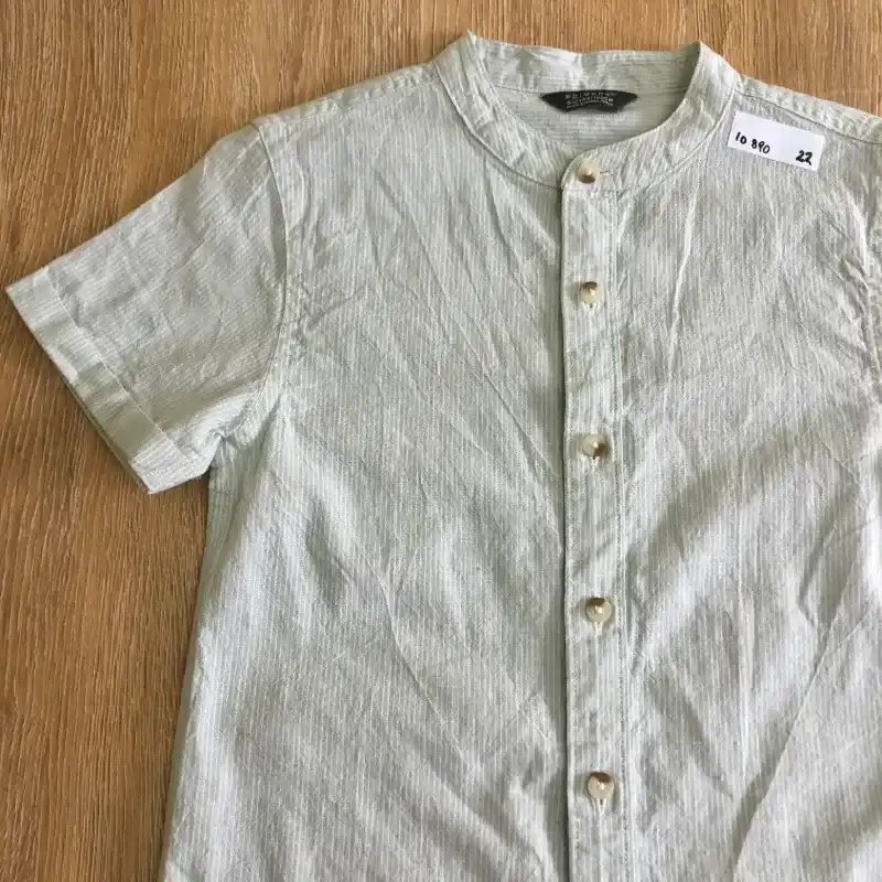 Camisa cuello chino con rayas color verde 