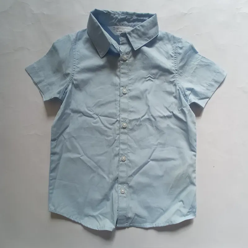 Camisa de mangas cortas color azul claro