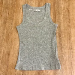 Camiseta básica color gris