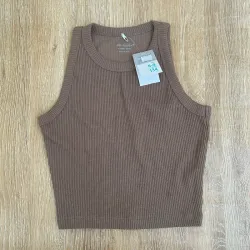 Camiseta color marrón 