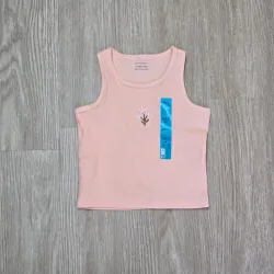 Camiseta color naranja con flor