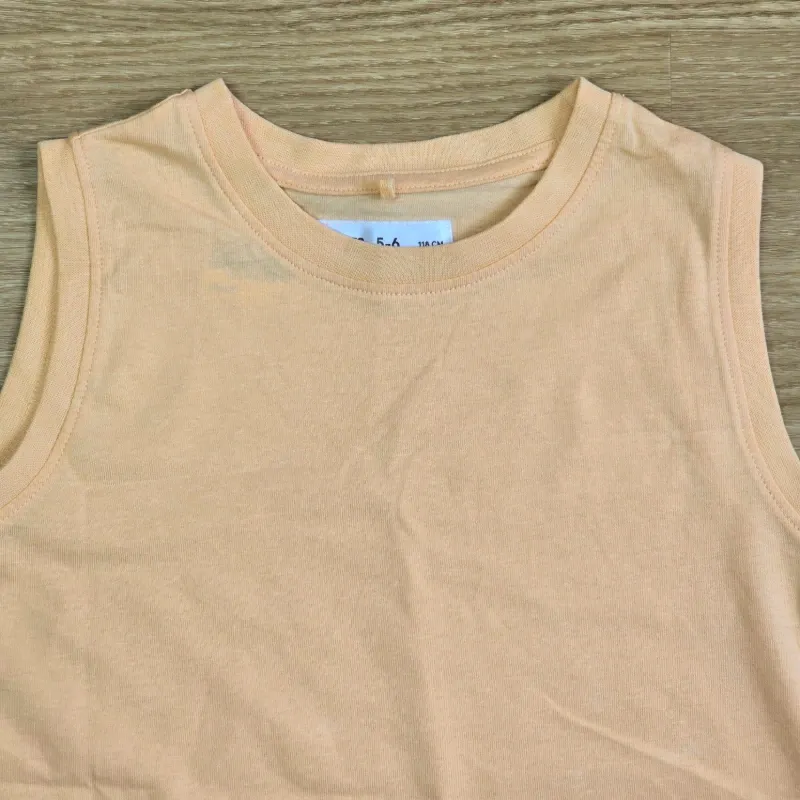 Camiseta color naranja Lefties