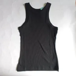 Camiseta color negro 