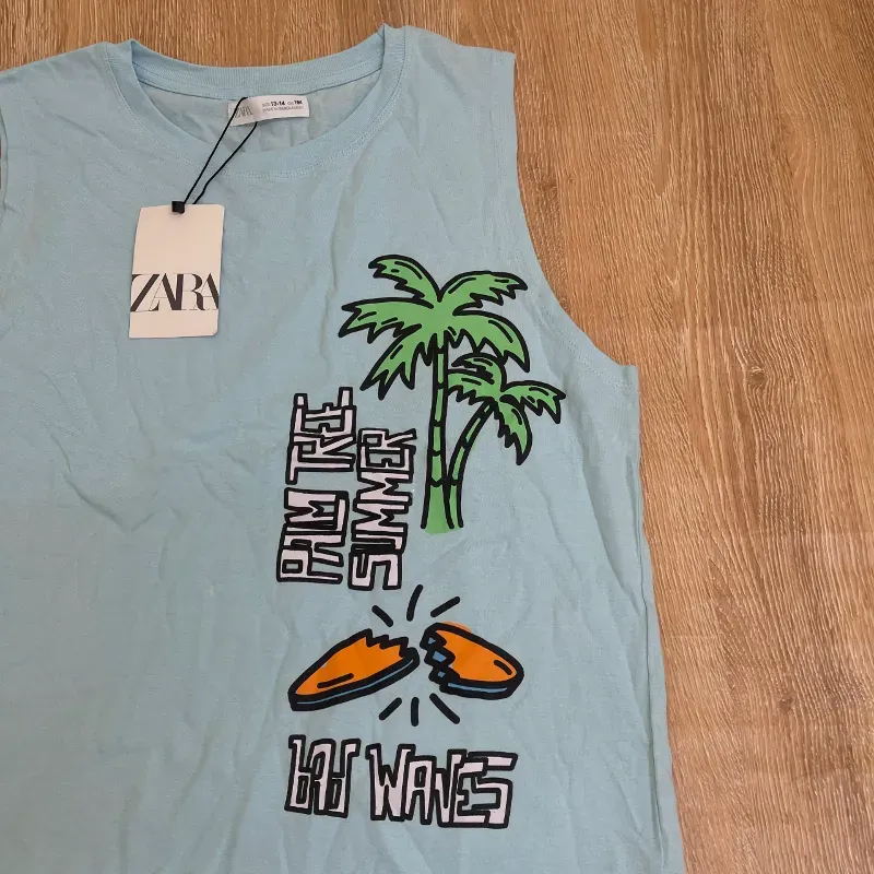 Camiseta con palmera color azul