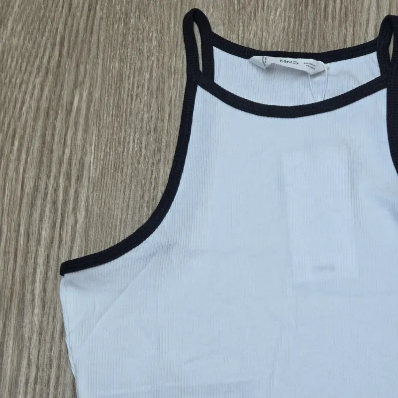 Camiseta estilo Top blanco basico