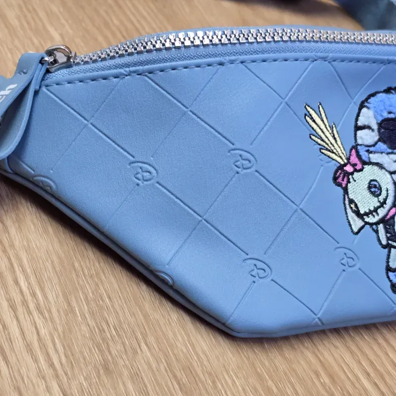 Cangurera de Stich Azul Con Relieve