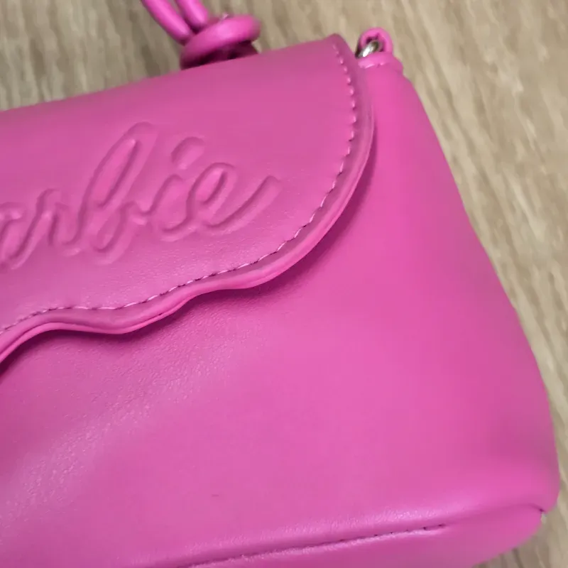 Cartera color rosa de Barbie