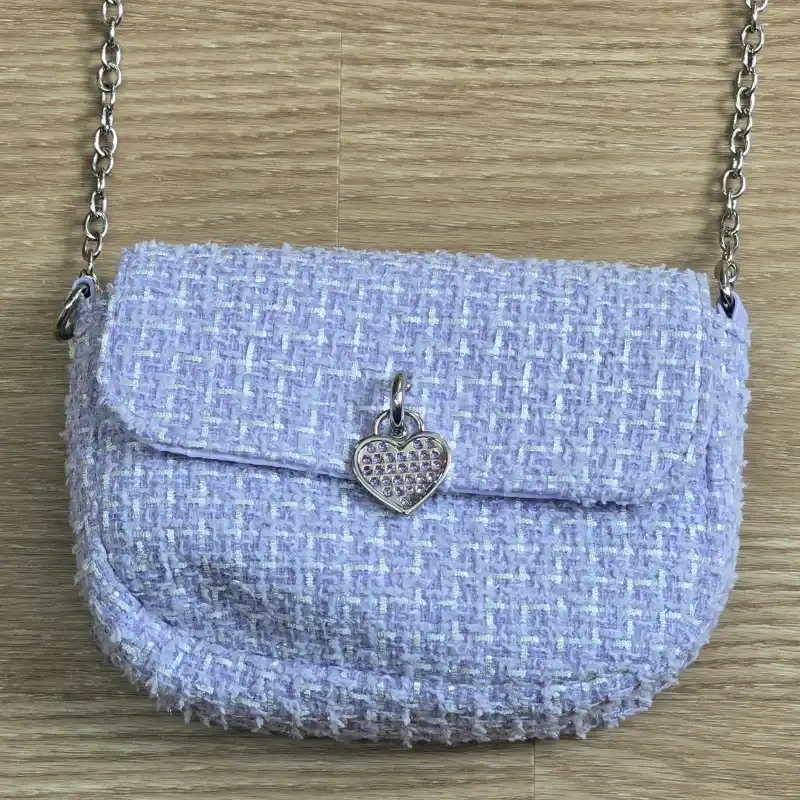 Cartera Morada con Corazón