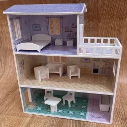 Casita pequeña de juguete 