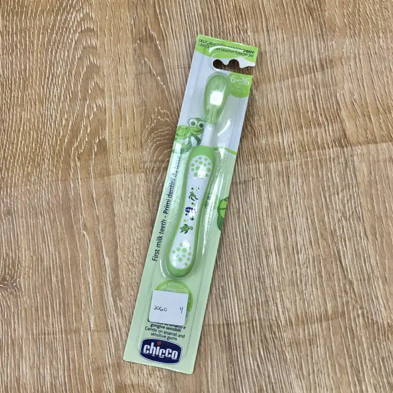 Cepillo de dientes con tortuguitas