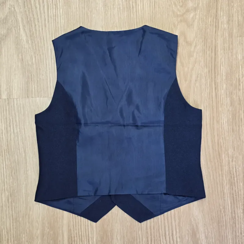 Chaleco color azul prucia elegante y sencillo