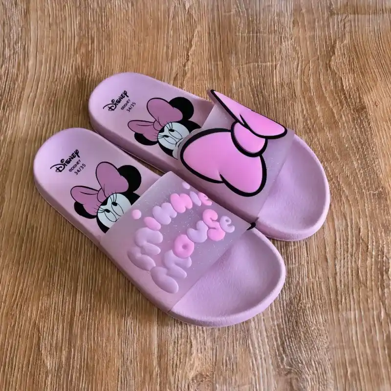 Chancletas con Minnie Mouse color rosadas
