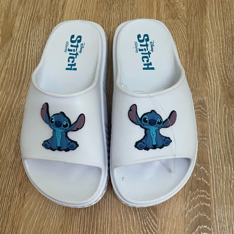 Chancletas de Stitch color blanco 