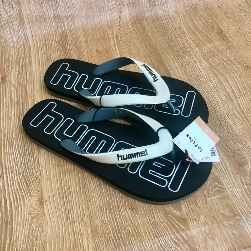 Chancletas Hummel color negro 