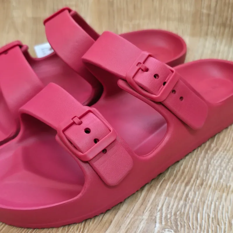 Chancletas prácticas Engomadas