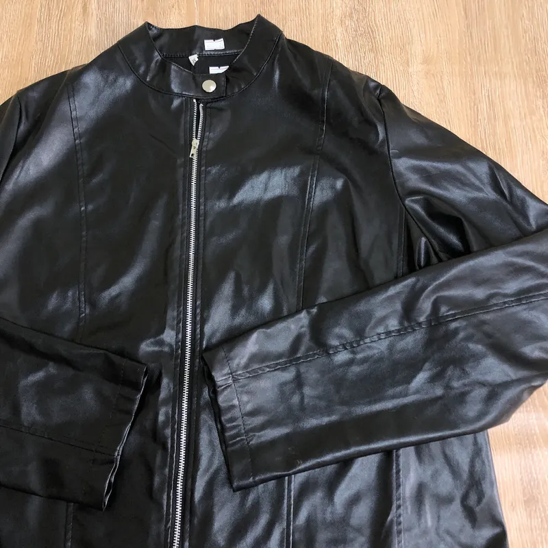 Chaqueta de cuero sintético 