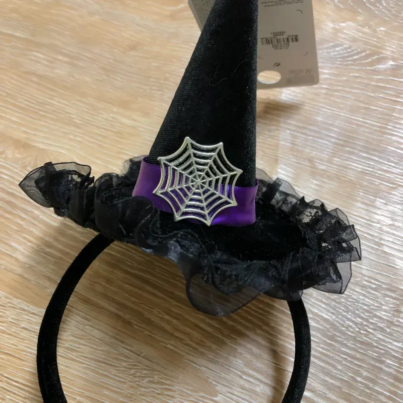 Cintillo con sombrero de brujita 
