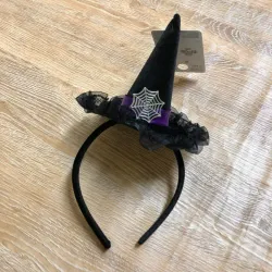 Cintillo con sombrero de brujita 