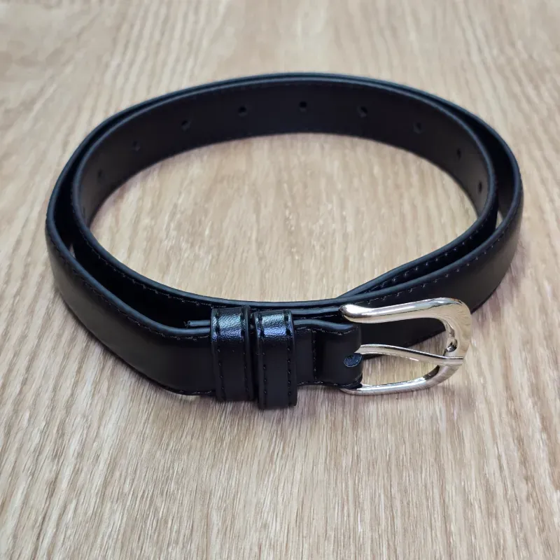 Cinto estilo cuero color negro