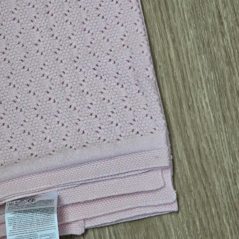 Colcha color rosa pastel