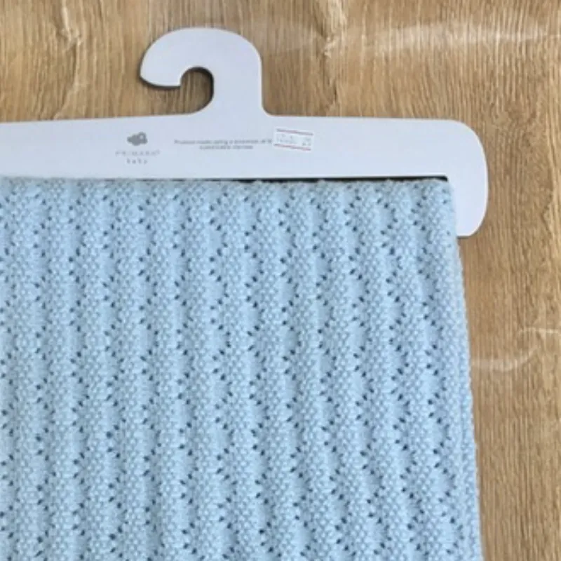 Colcha tejida color azul