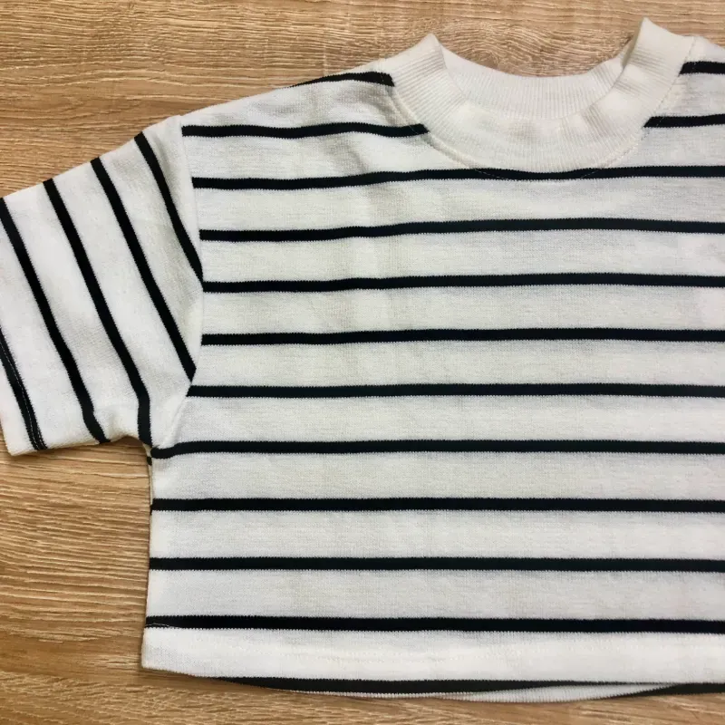 Conjunto a rayas color negro y blanco 
