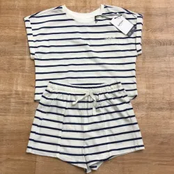 Conjunto a rayas color azul oscuro y blanco 