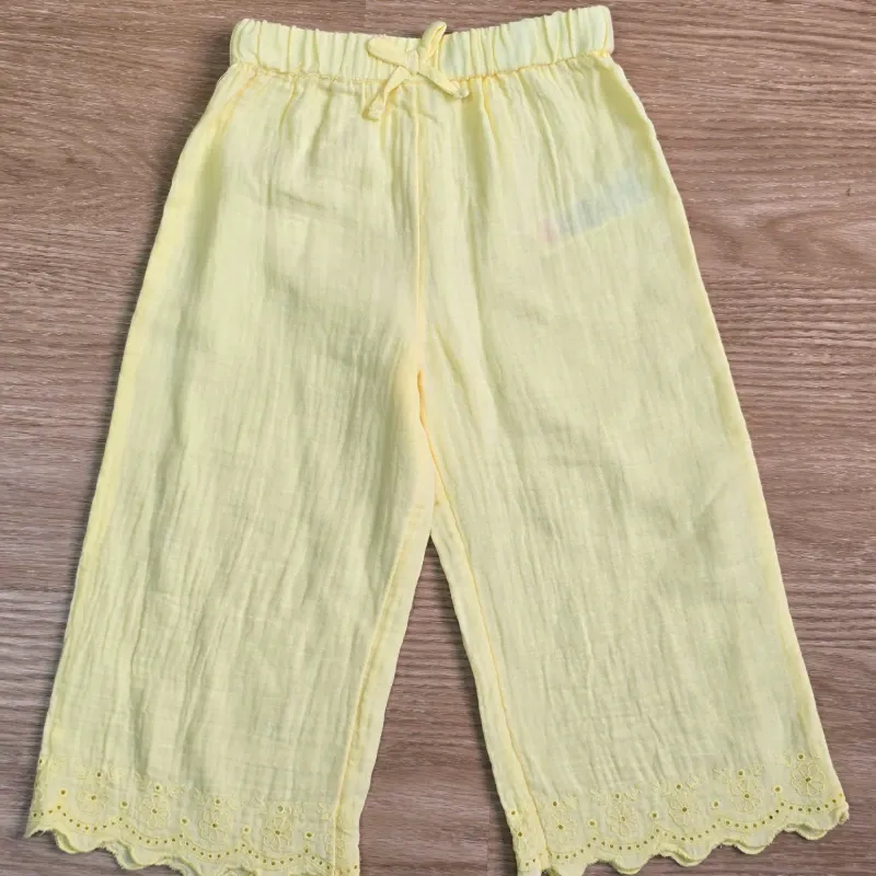 Conjunto amarillo de bambula bordado
