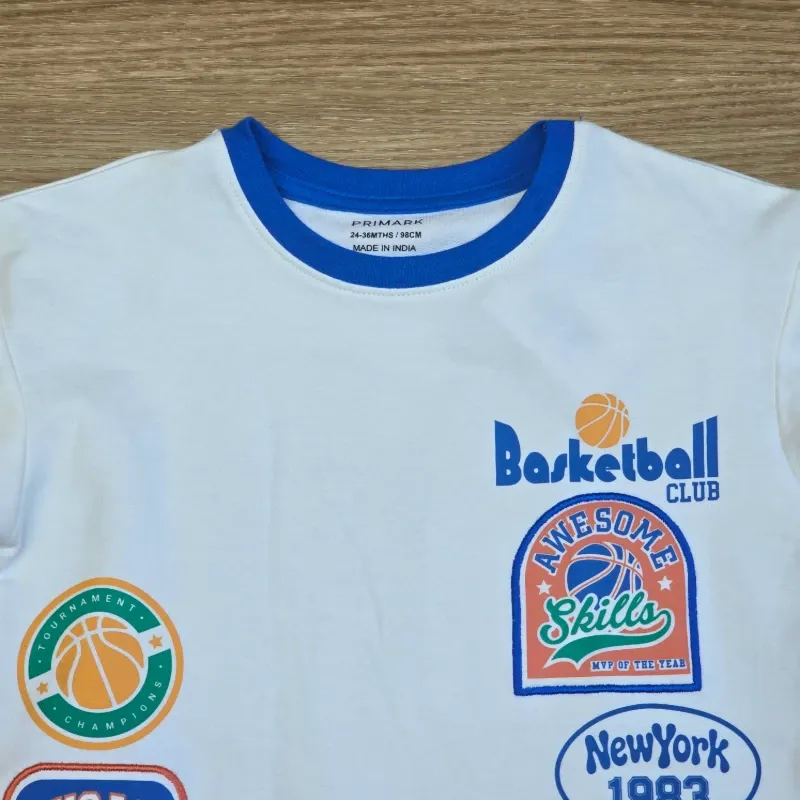Conjunto blanco y azul de Basketball
